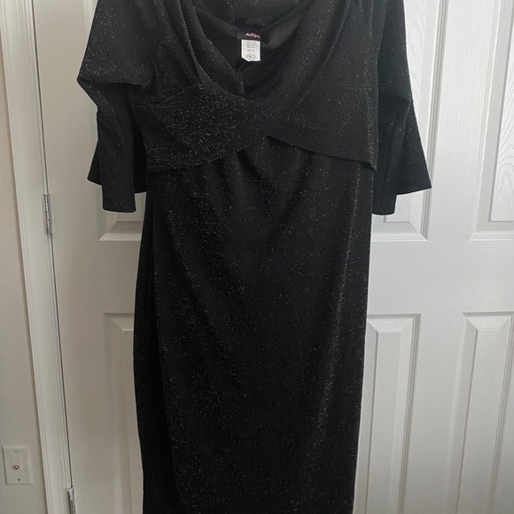 ASOPH Dresses & Skirts - Black Short Sleeve Dress